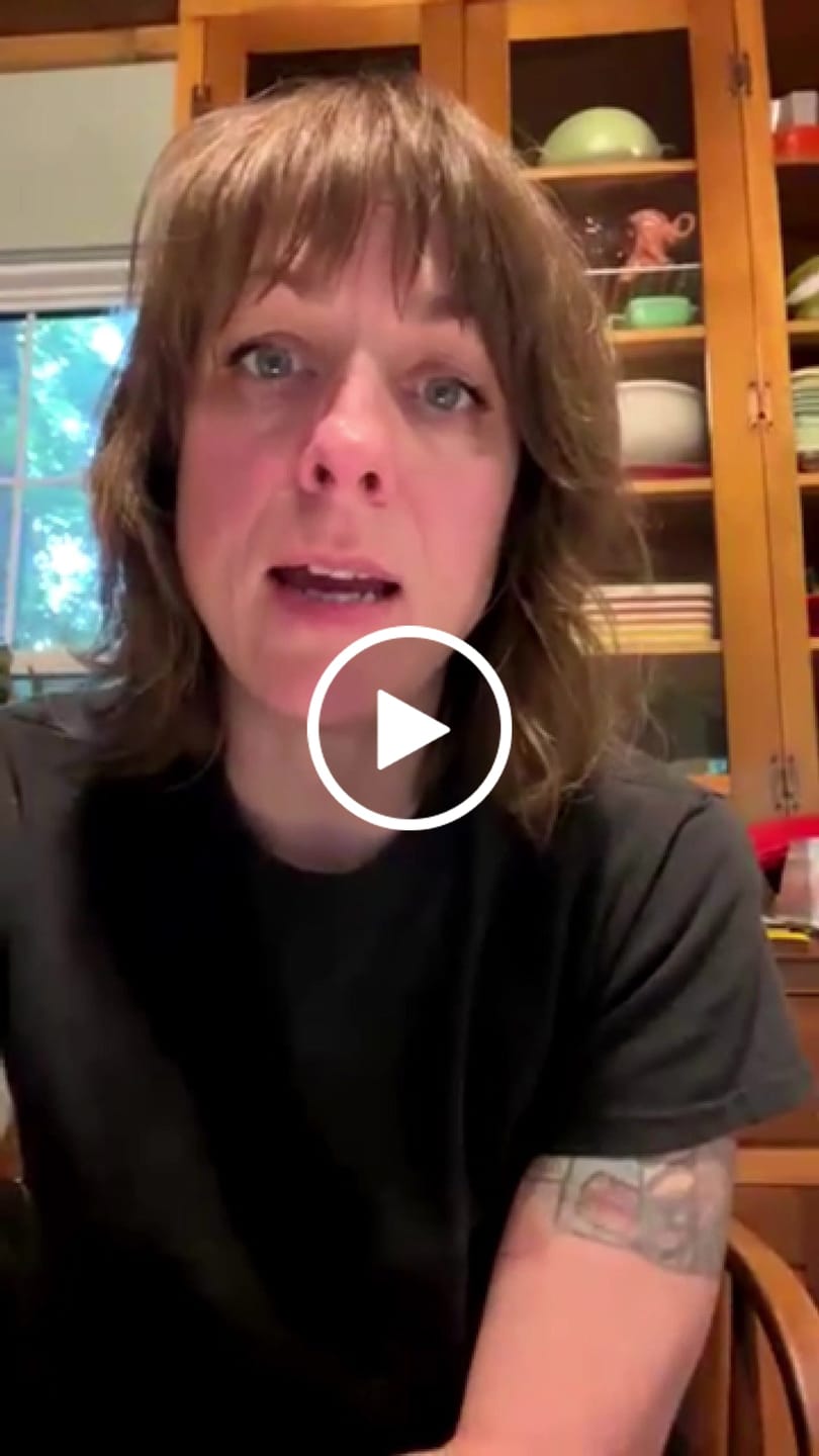Customer video review of Torrey Classic - Healthy & Non-Slip Comfort Clogs