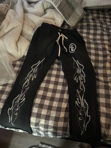Customer photo review of Hellstar Studios Flare Sweatpants Black