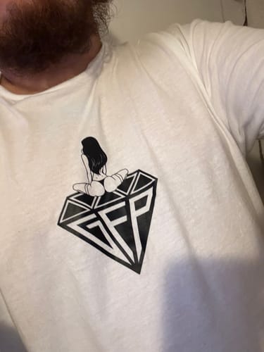 Customer photo review of MEMBERS TEE