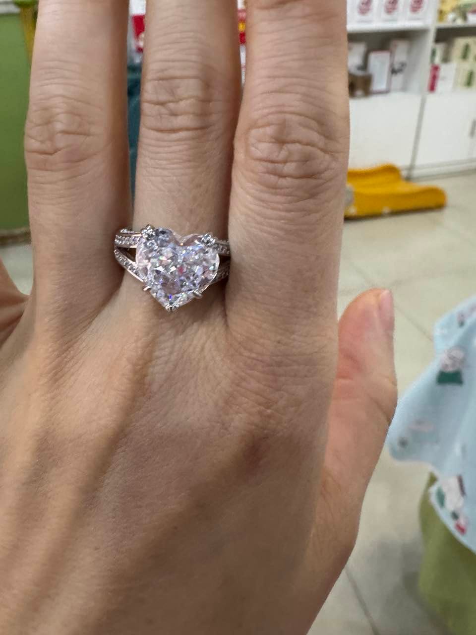 Customer photo review of Louily Exquisite 5.0 Carat Heart Cut Engagement Ring In Sterling Silver