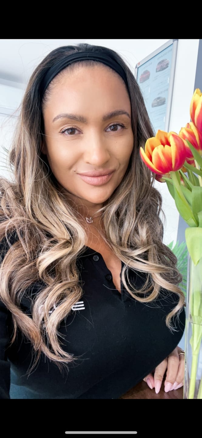 Customer photo review of The Headband Wig Perfect Wave