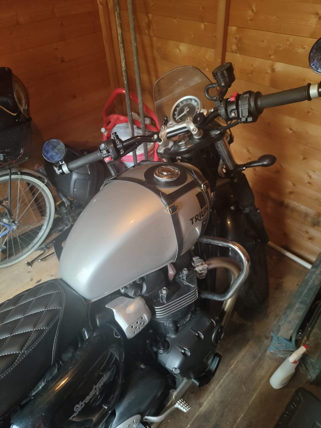 Customer photo review of tank strap right side fuel inlet