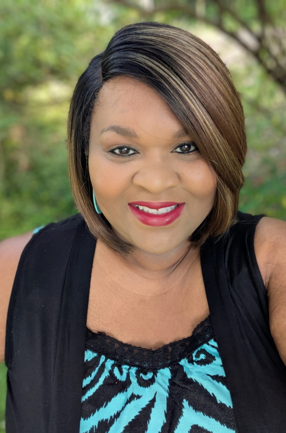 Customer photo review of Mayde Beauty Candy 5" Deep HD Lace Front Wig - BIBI