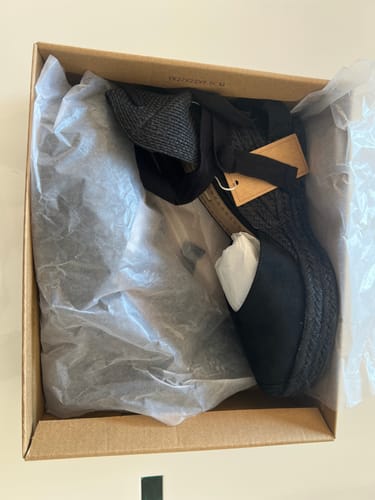 Customer photo review of Virginia - Black