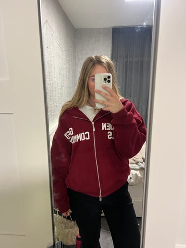 Customer photo review of GATED COMMUNITY ZIP HOODIE BURGUNDY