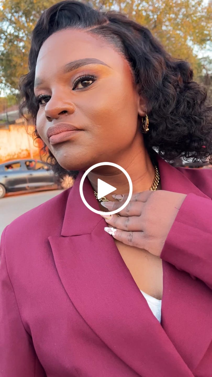 Customer video review of Era Luxe Gold Choker
