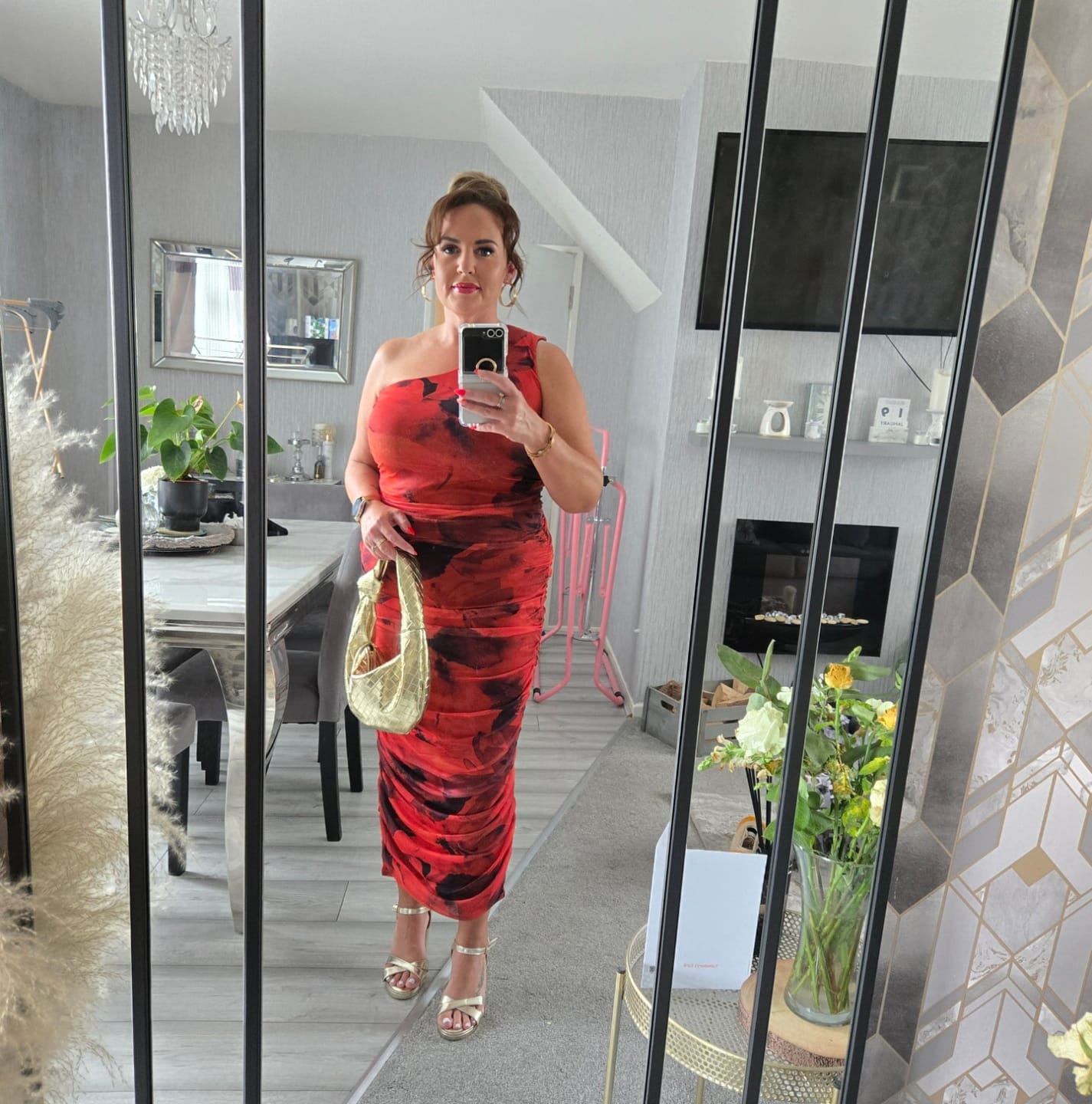 Customer photo review of Stranded Super Easy Clip-in Mum Bun #8/10 Baby Bronde