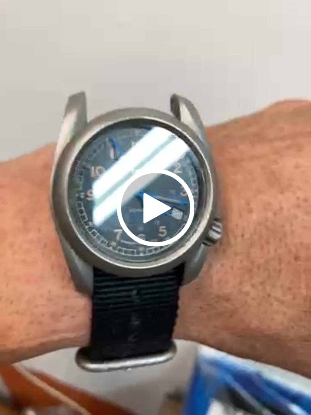 Customer video review of VOYAGER - 100M Waterproof Titanium Automatic Field Watch | Vintage Noir