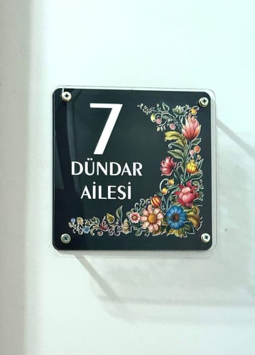 Çiçek Desenli Zarif Daire Kapı Tabelası için fotoğraflı müşteri yorumu