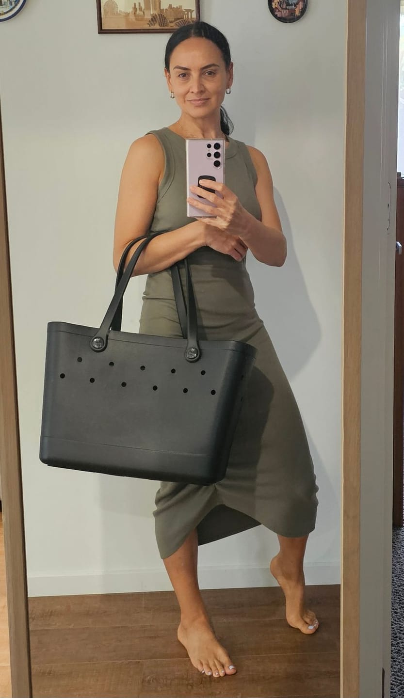 Customer photo review of Maxi Tribe Bag in Black Coral