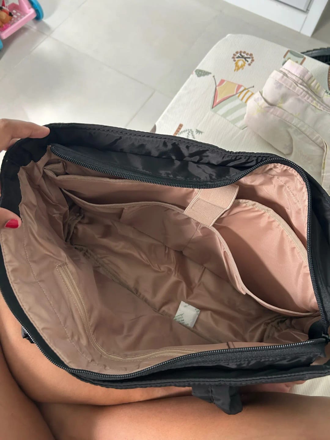 Customer photo review of Alex Puffer Tote Bag