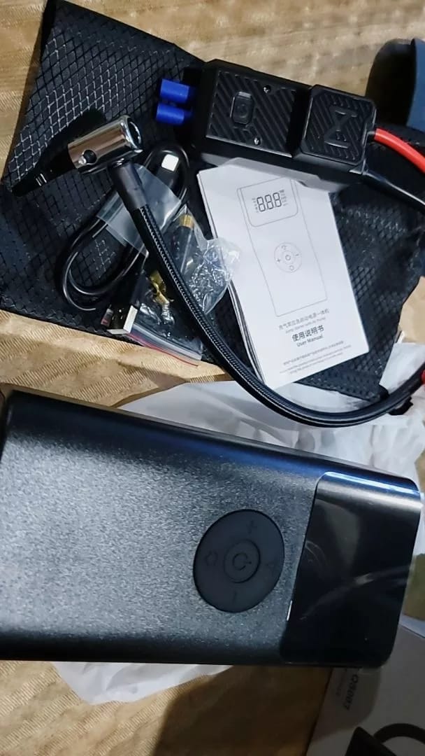 Customer photo review of 4-in-1 Tire Inflator, Jump Starter, Power Bank and LED Light