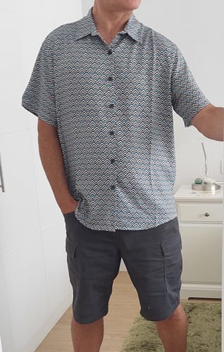 Customer photo review of Chemise à manches courtes décontractée vintage géométrique boutonnée pour homme