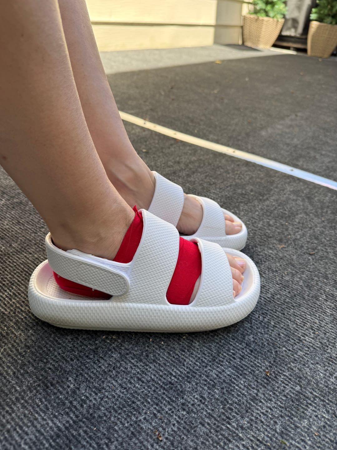 Customer photo review of Orthopedic Adjustable Sandals - Cloud Slides