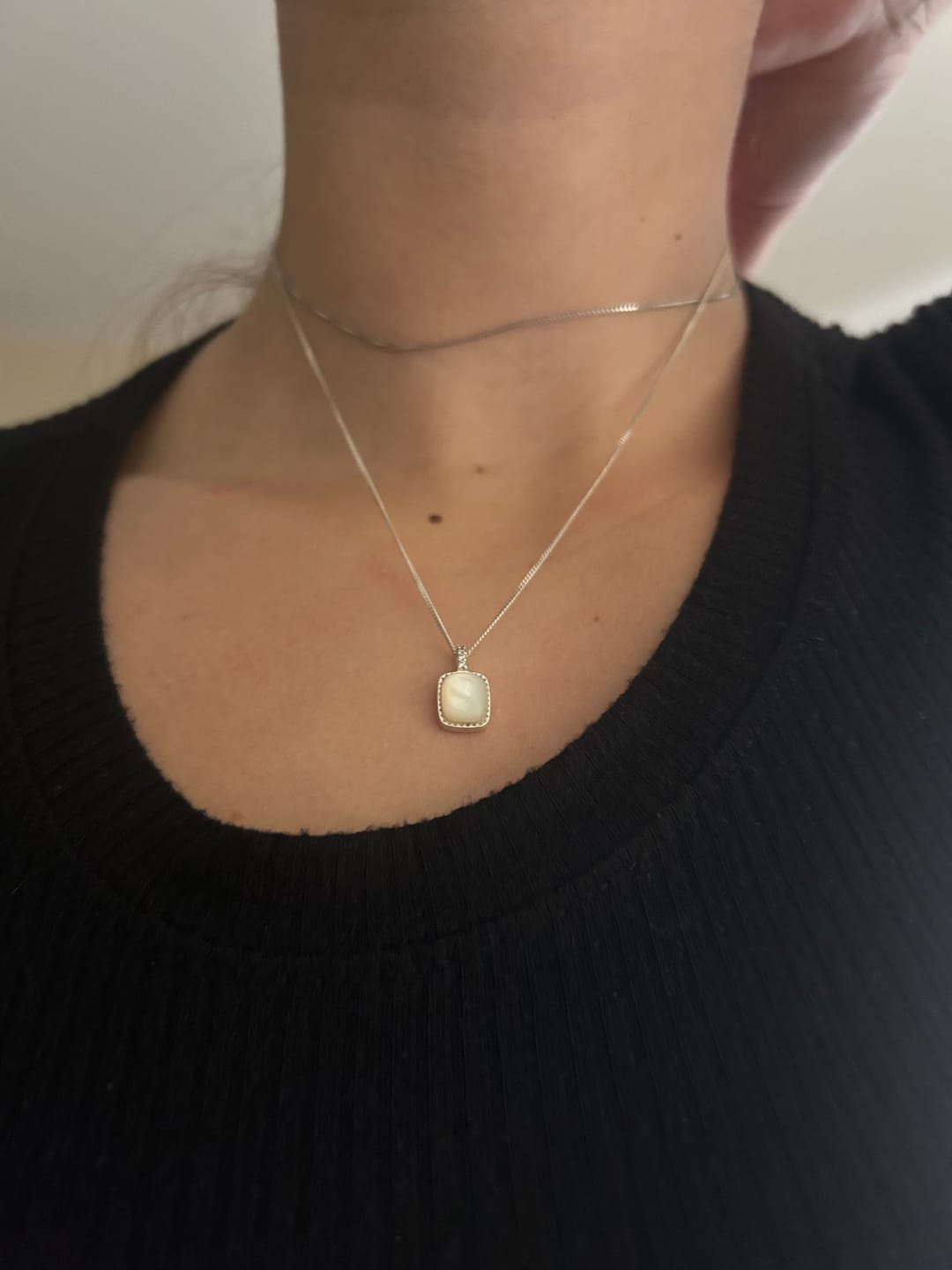 Customer photo review of Met Liked Love - Wife to Be Iridescent Pearl