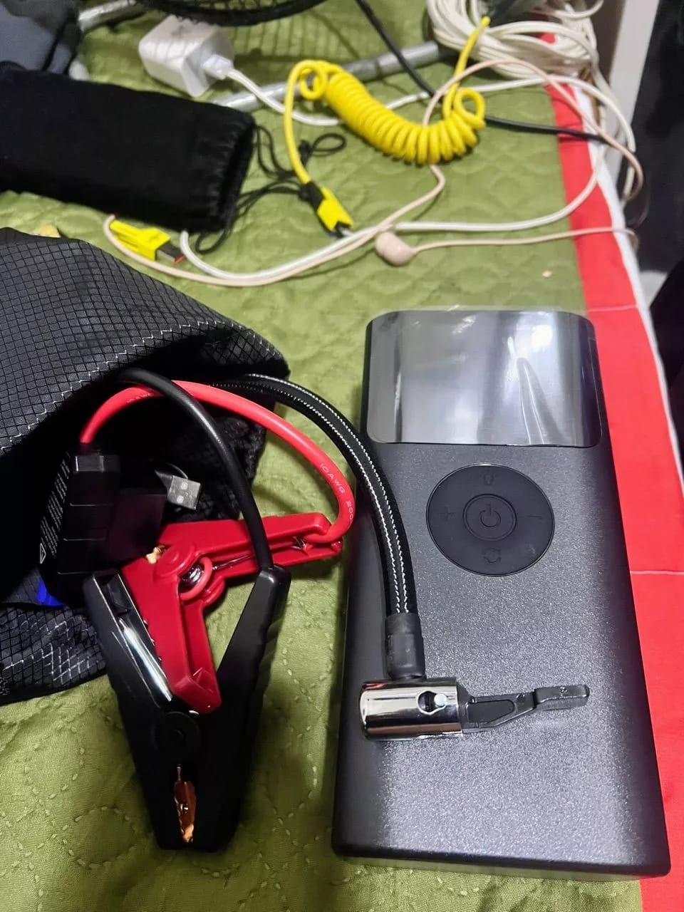 Customer photo review of 4-in-1 Tire Inflator, Jump Starter, Power Bank and LED Light