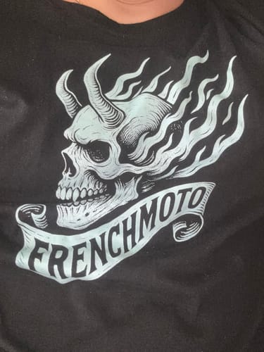 Customer photo review of T-SHIRT BLUE DEVIL