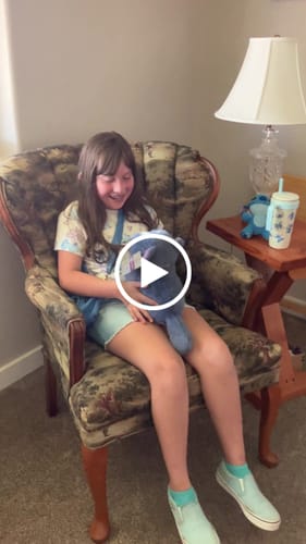 Customer video review of Willa Plushie - The King of Kings