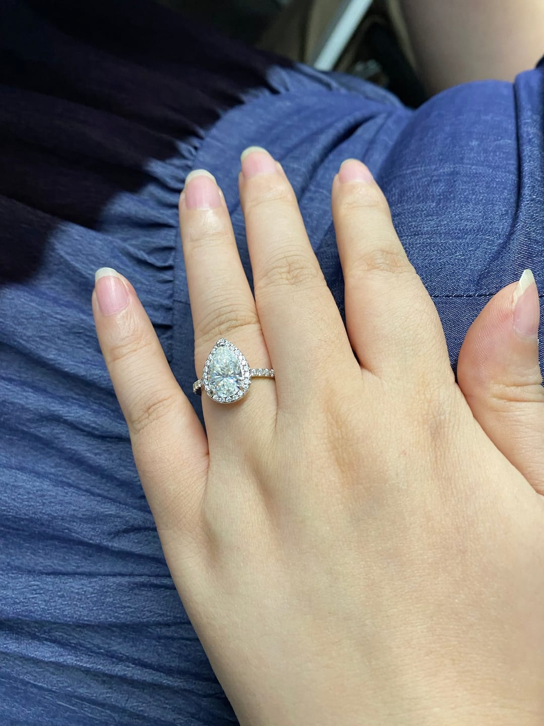 Customer photo review of Rodiffy Moissanite 2.5 Ct Pear Cut Halo Engagement Ring For Women