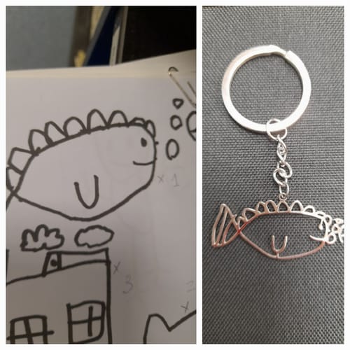 Customer photo review of Dibujo infantil personal como Collar o Colgante