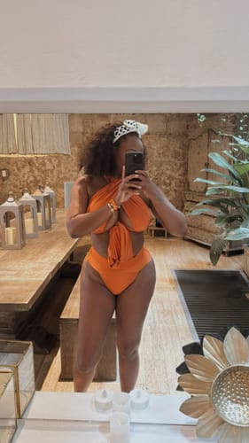 Customer photo review of Bella Top