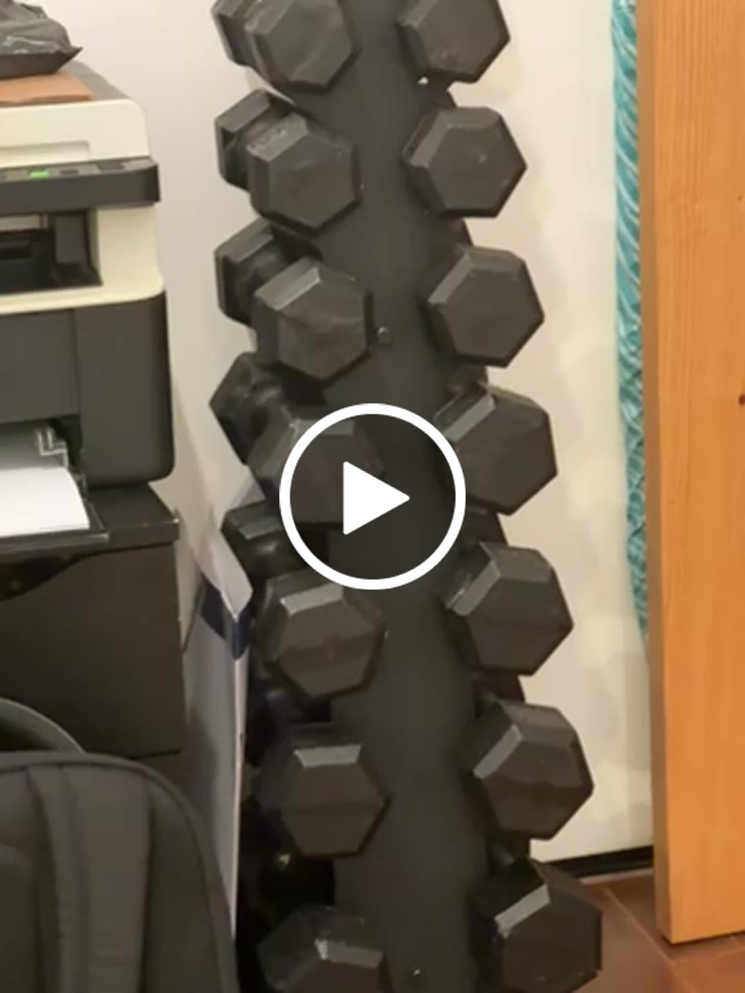 Customer video review of Torre Expositora Profissional para 20 Halteres de 01 A 10KG