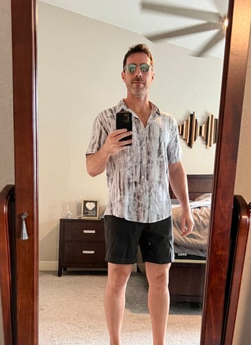 Customer photo review of Men's Holiday Casual White Summer Short Sleeve Button Up Shirt