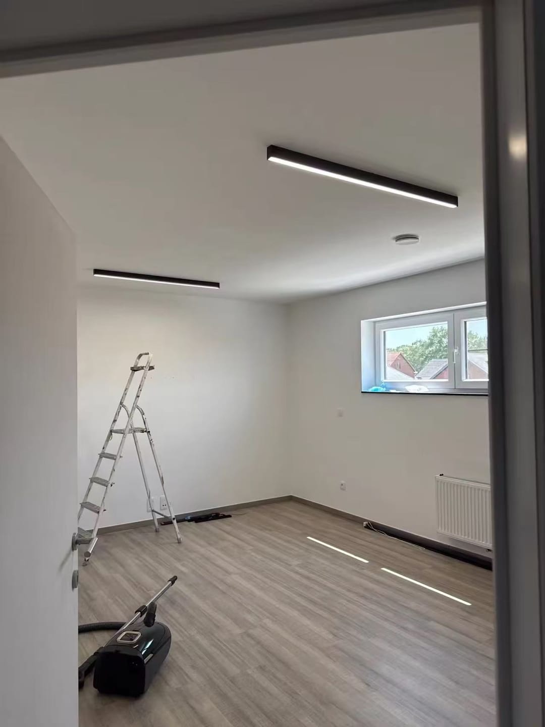 Customer photo review of WOMO Dimmable Long Linear Ceiling Light-WM1003
