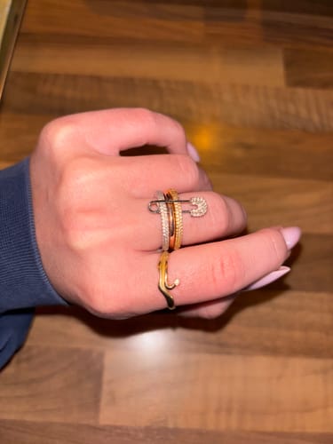Customer photo review of „LOVE, SMILE, Happiness “ RING MIT SICHERHEITSNADEL