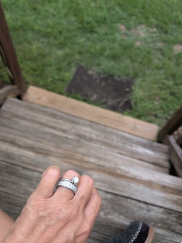 Customer photo review of Louily Moissanite Flower Design 1.0 Carat Round Cut Engagement Ring