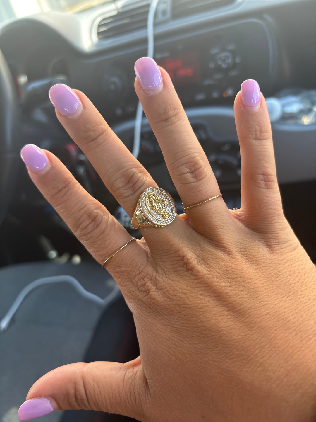 Customer photo review of Anello Madonnina pavé