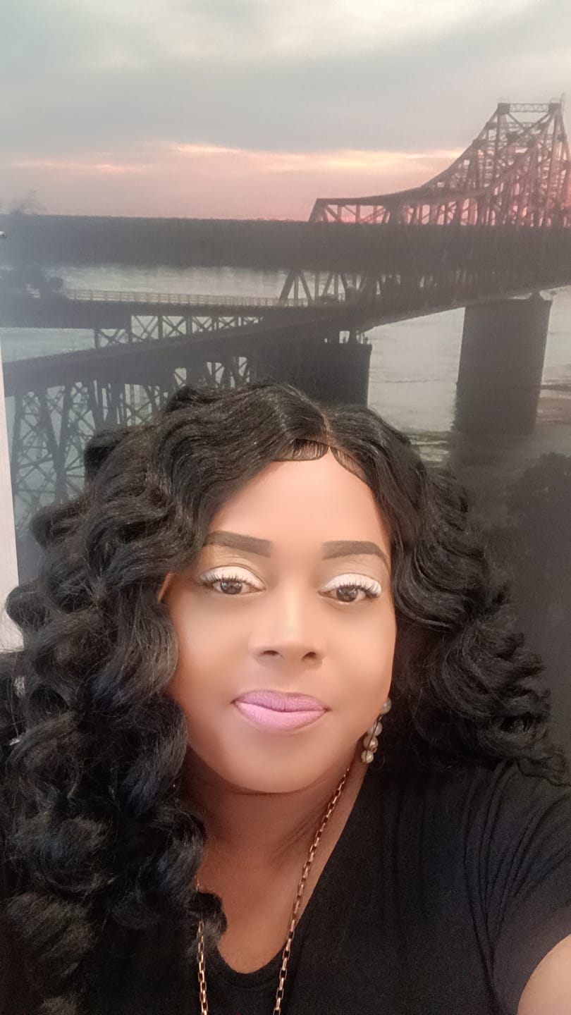 Customer photo review of Sensationnel Curls Kinks & Co Glueless Textured HD Lace Front Wig - Y-PART KINKY WAND CURL 20" - Kinky Edges