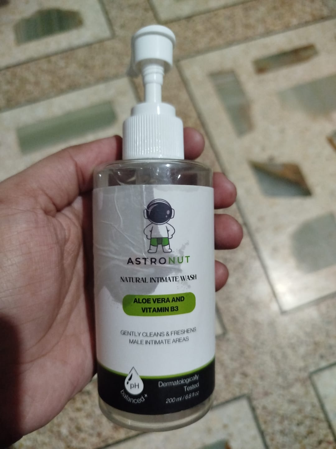 Customer photo review of Astronut Men's Intimate Wash - Natural Care for Freshness & Hygiene