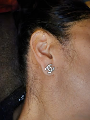 Customer photo review of Crystal CC Earrings Gold-Plated 925 Silver Classic Studs