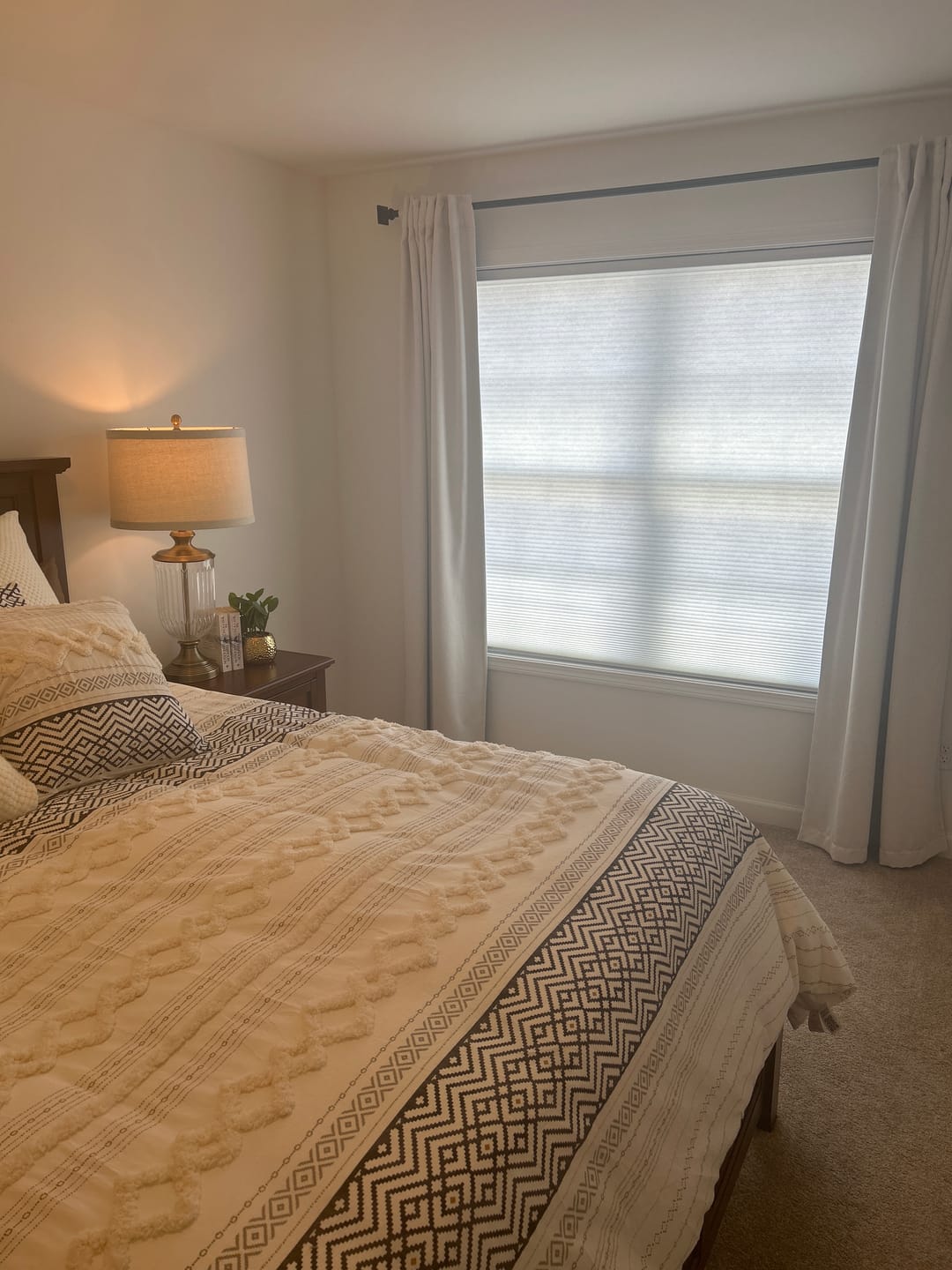 Customer photo review of SmartWings Motorized Light Filtering Cellular Shades Nowa