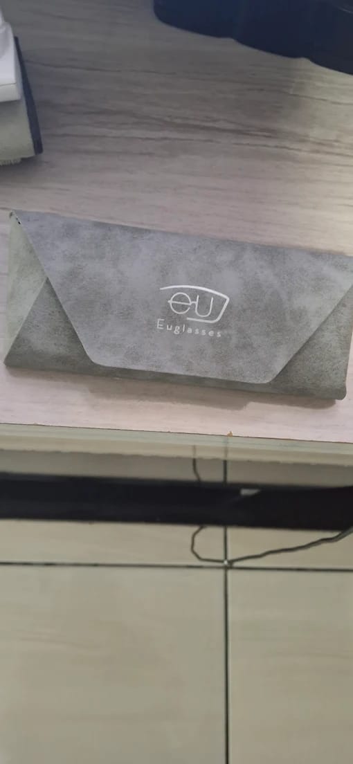 Customer photo review of Óculos Clip-on Rolf (2 Lentes)