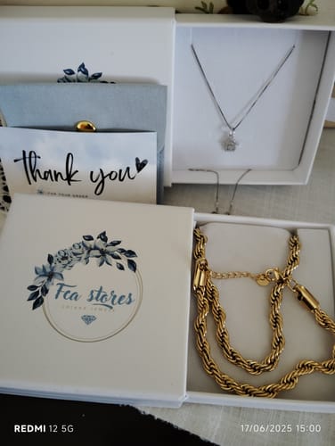 Customer photo review of Collana casetta love 🩵