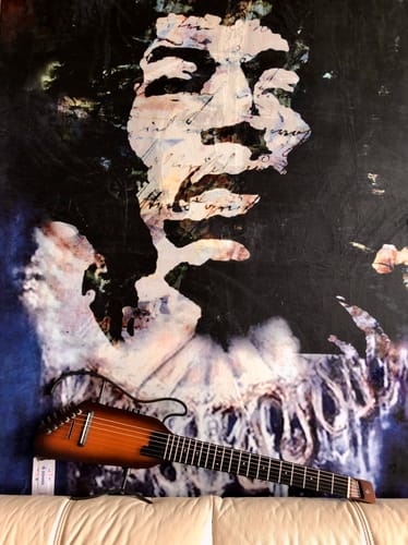 Customer photo review of Donner HUSH™ C Akustik-Elektro-Klassiker-Headless-Reisegitarre mit Nylonsaiten