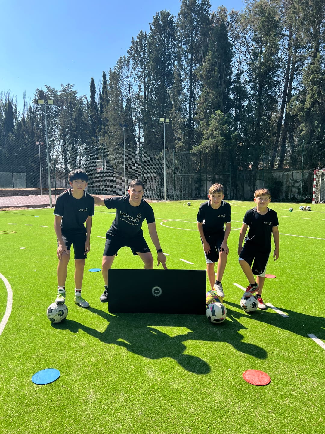 Customer photo review of Voon Football Pro Smart Rebounder