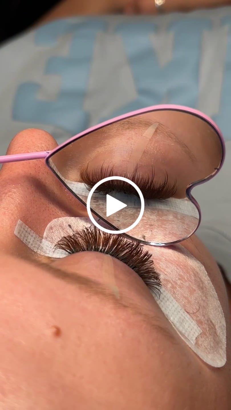 Customer video review of Brown Color Lash 0.03/0.05mm