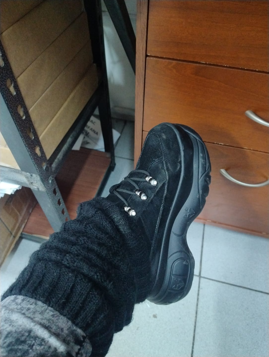 Customer photo review of Zapatilla  Negra Mujer 97249