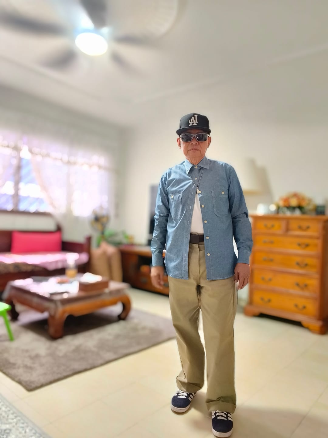 Customer photo review of Blue Chambray Work Shirt