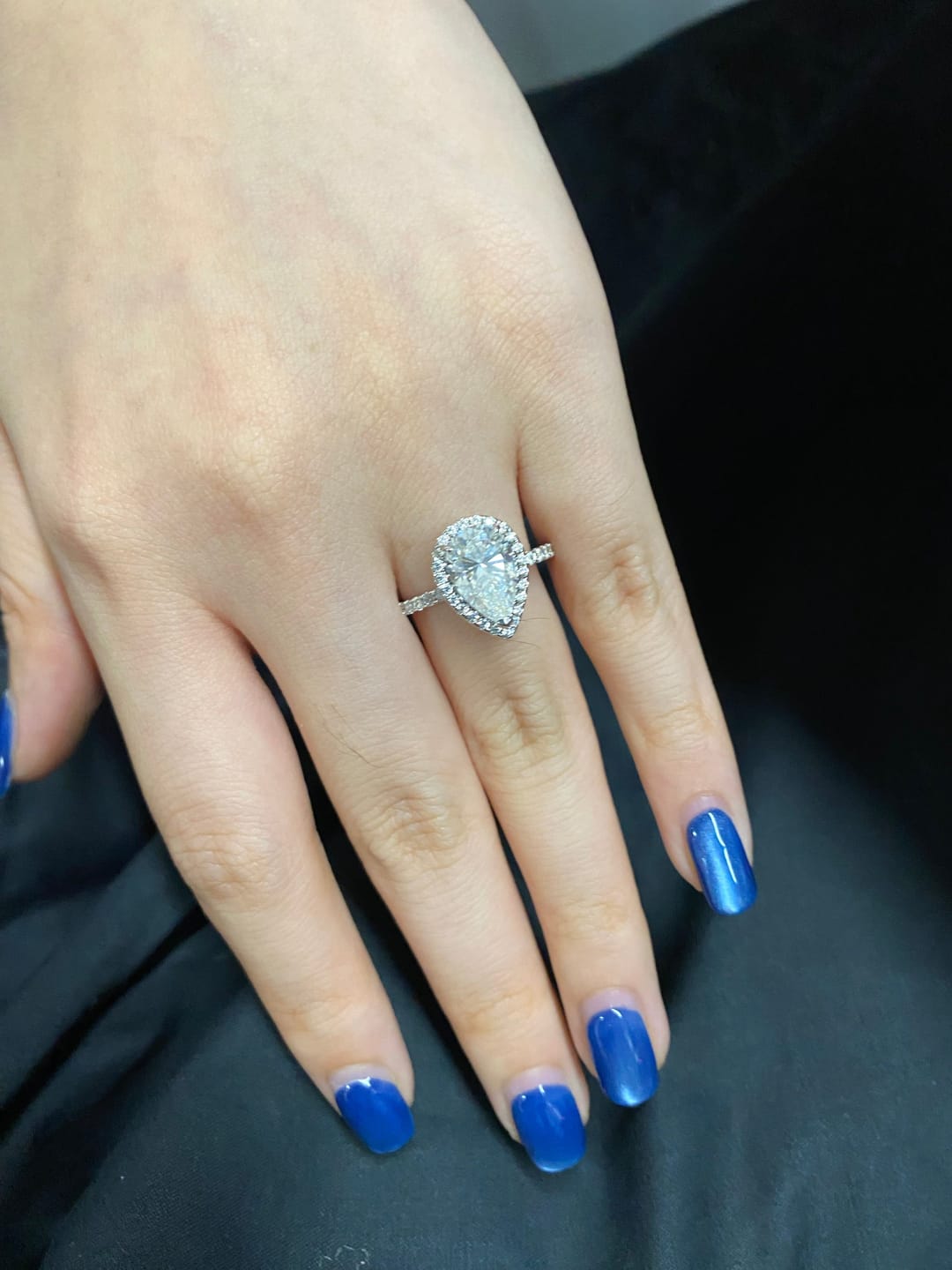 Customer photo review of Rodiffy Moissanite 2.5 Ct Pear Cut Halo Engagement Ring For Women