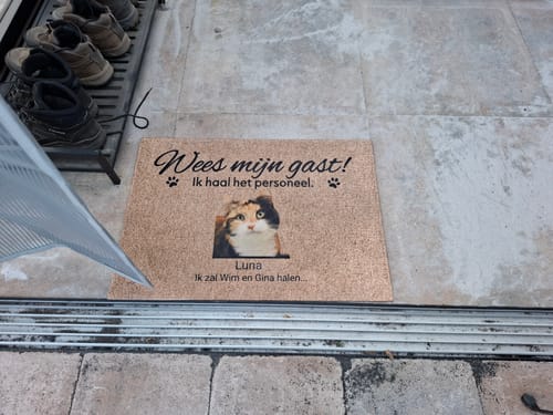 Customer photo review of Katten halen hun personeel - Gepersonaliseerde deurmat
