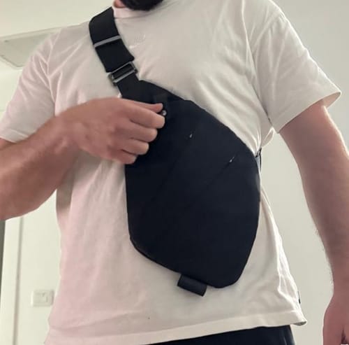 Customer photo review of SafeTravel - תיק צד מהפכני נגד גניבות
