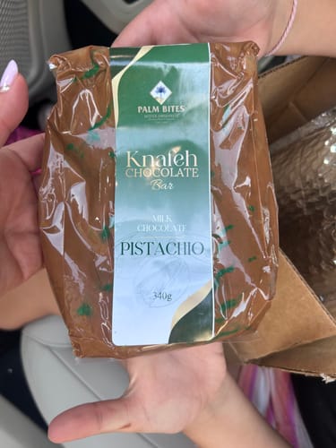 Customer photo review of Dubai Knafeh Pistachio Chocolate Bar