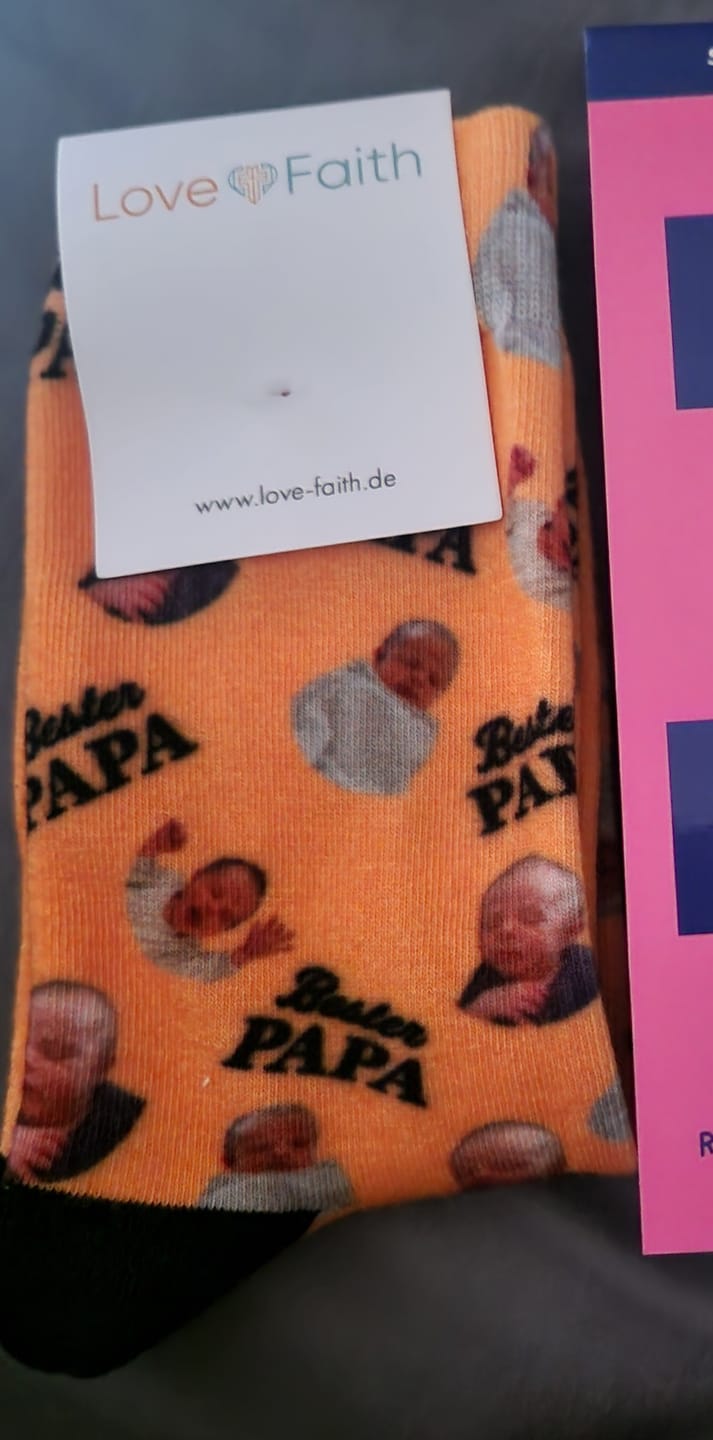 Customer photo review of Bester Papa - Personalisierte Socken für die Familie mit Foto