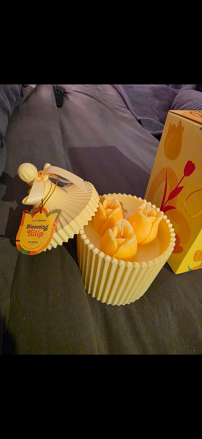 Customer photo review of Blooming Tulips (Candle)