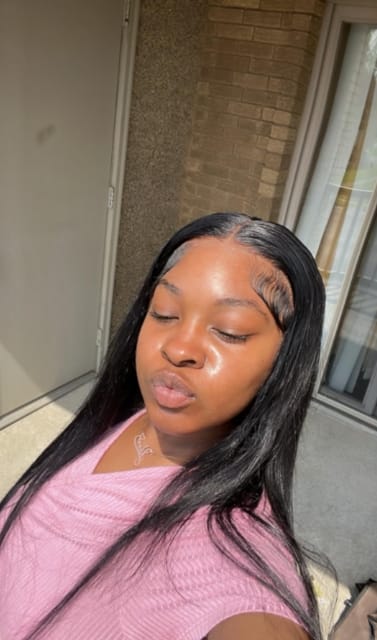 Customer photo review of MORE FACE Pre-bleached Straight Hair Wear Go Glueless Wig 7x5 Pre-cut HD Lace Pre-plucked