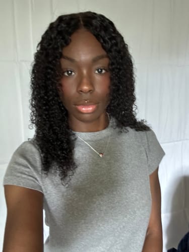 Customer photo review of CurlyMe Kinky Curly Glueless Wig Wear Go 6x4 HD Lace Pre Cut Lace Closure Wig